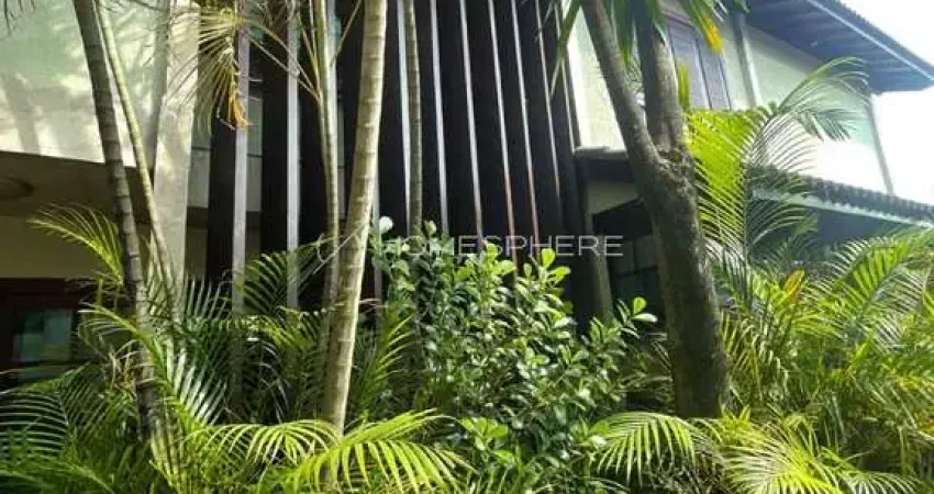Casa de condomínio com 320 m², 3 quartos sendo 3 suítes à venda no bairro Aldeia da Serra.