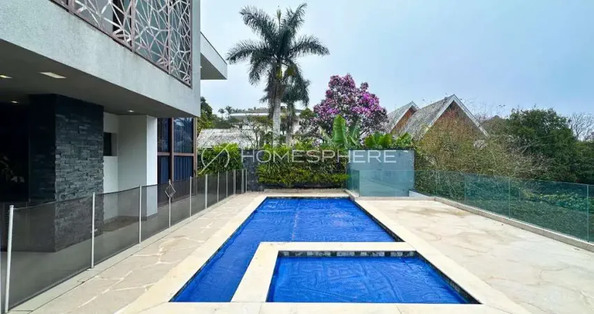 Casa de condomínio com 447m², Terreno de 846m², Piscina, 3 suítes à venda em Aldeia da Serra.