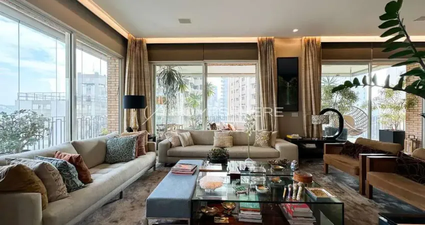 Apartamento com 415 m², 4 quartos sendo 4 suítes à venda no bairro Itaim Bibi.