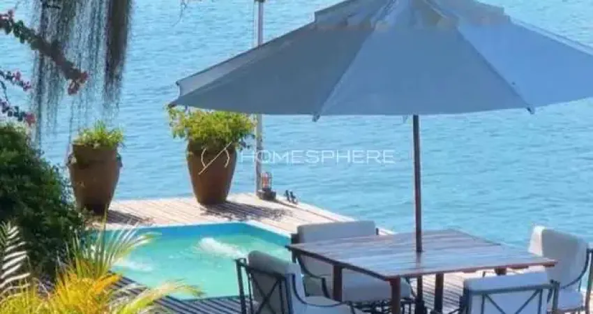 Casa na Ilha do Cavaco em Angra dos Reis com apto. de apoio no continente.