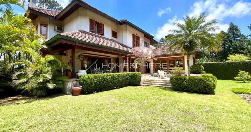 Casa a venda em aldeia da serra com 4 suites, grande jardim e piscina