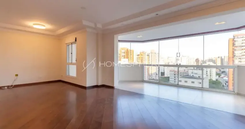 Apartamento de Alto Padrão Reformado Moema Pássaros | Rua Tuim I 143m² I 3 suítes I 4 vagas, depósito I Lazer completo