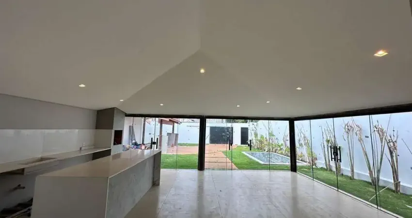 Casa com 3 quartos à venda no Santa Mônica, Uberlândia 