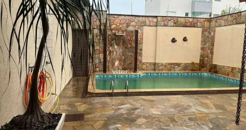 Casa com 4 quartos à venda no Santa Mônica, Uberlândia 