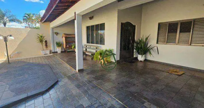 Casa com 3 dormitórios à venda, 168 m² por R$ 692.000,00 - Parque Laranjeiras - Araraquara/SP