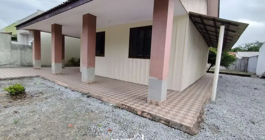 Casa em madeira, em Praia de Leste-Pr