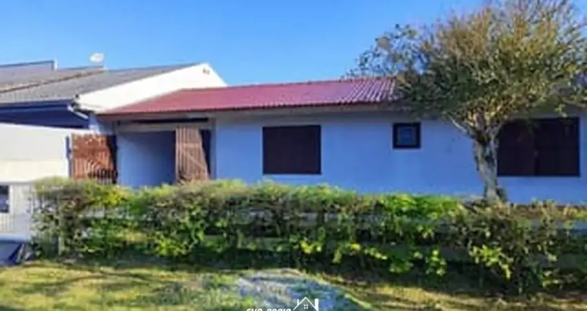 Casa próximo do mar com 03 quartos