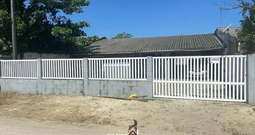 Casa 02 dormitórios em Praia de Leste