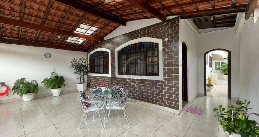 Casa para venda em Boqueirão de 76.00m² com 2 Quartos, 1 Suite e 2 Garagens