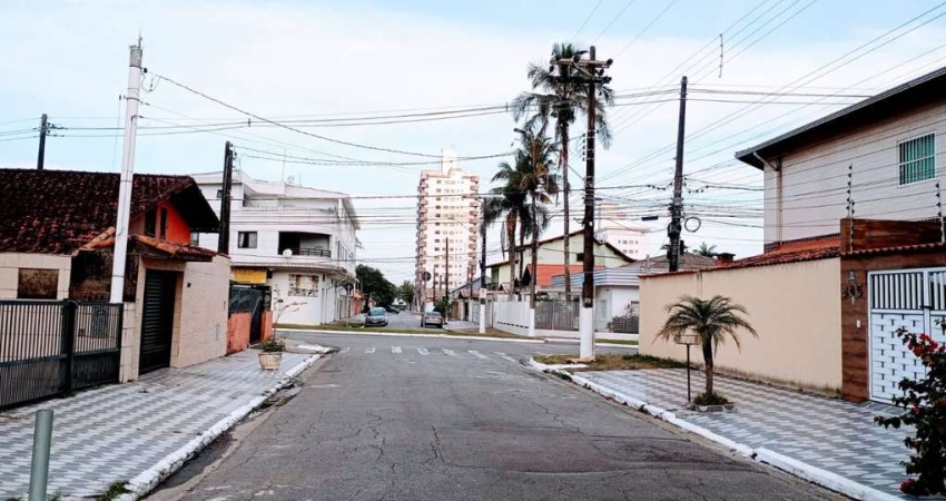 Sobrado para venda em Solemar de 375.00m² com 5 Quartos, 1 Suite e 4 Garagens