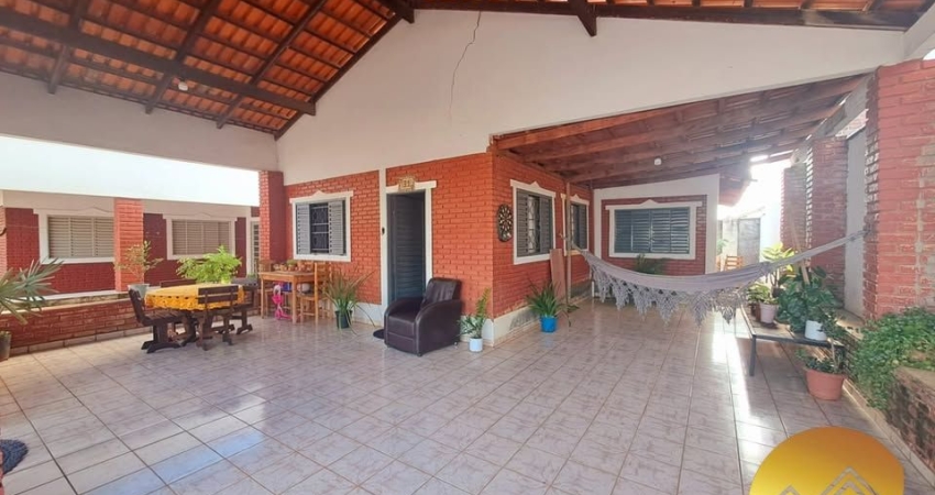 Chalé em Caldas Novas mobiliado em condomínio com área de lazer.