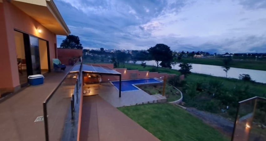 Sobrado de Alto padrão no Condomínio Marinas Di Caldas! Localização privilegiada com vista para o Lago Corumbá - Caldas Novas.