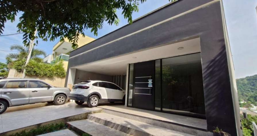 Casa à venda em Rio de Janeiro, Campo Grande, com 3 quartos, 400m²
