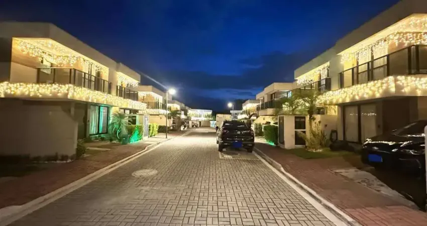 Casa Duplex no Contemporâneo Design Resort – 3 Suítes, Quintal amplo e Infraestrutura Completa
