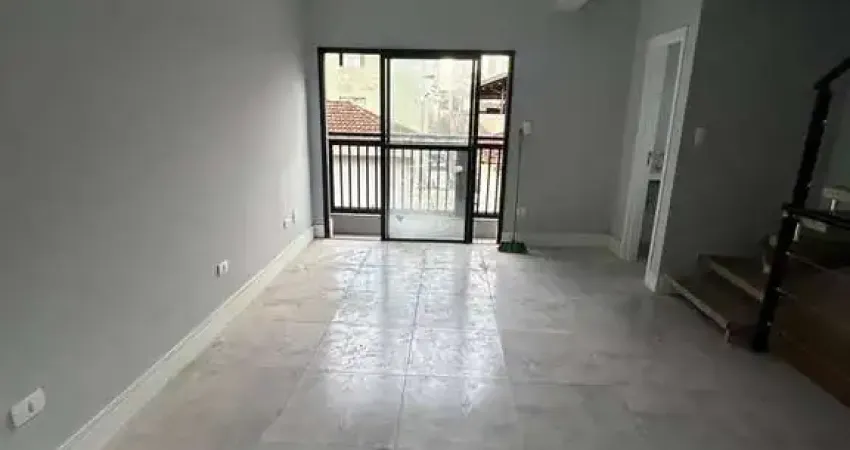 Sobrado Tríplex em Village com 2 Suítes e Lazer Privativo para Alugar