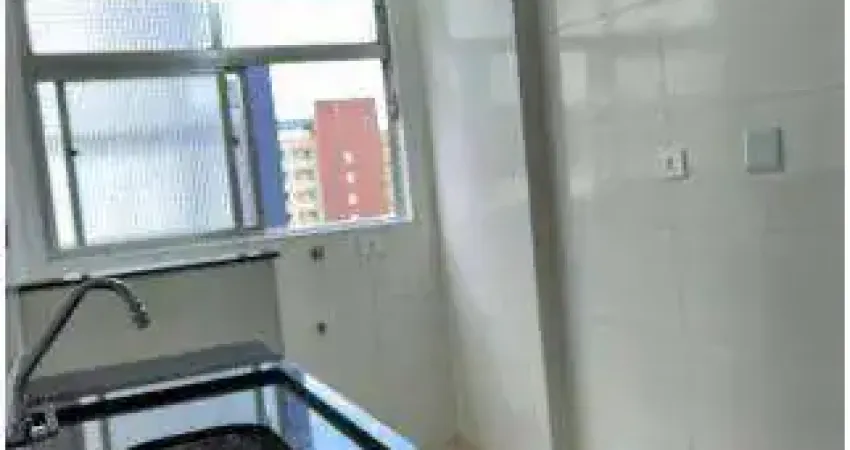 Sala Living reformada no Centro de São Vicente – a 2 quadras da praia!
