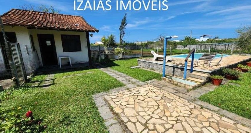 COD 330: CASA COM PISCINA EM JACONÉ - SAQUAREMA.