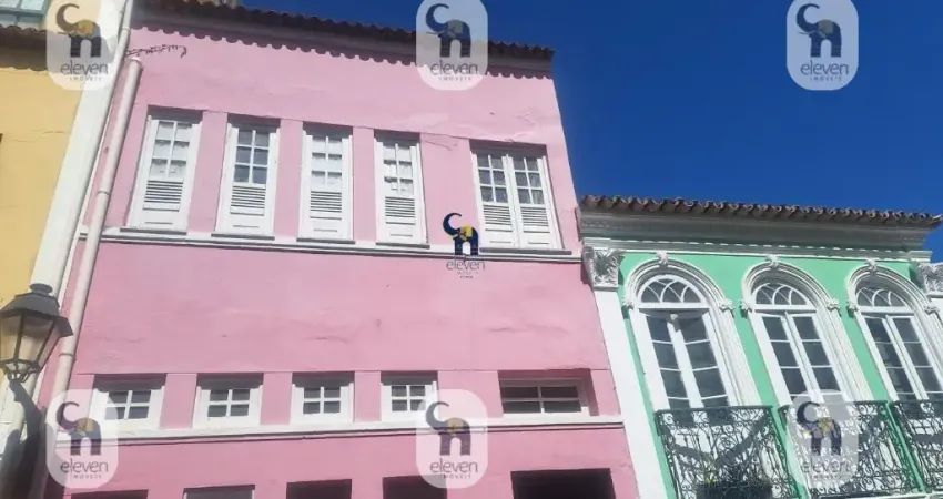 Aproveite essa oportunidade única de adquirir uma casa residencial 3/4  na ladeira do Carmo, em Salvador, com uma excelente localização, com uma parte comercial frontal,