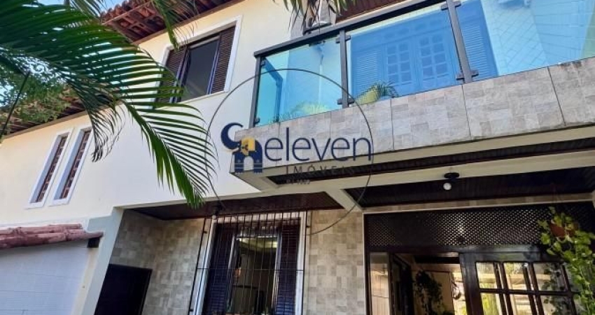 Venham conferir essa casa  3 suites com gabinete próximo do Shopping Itaigara e Praça Ana Lúcia 