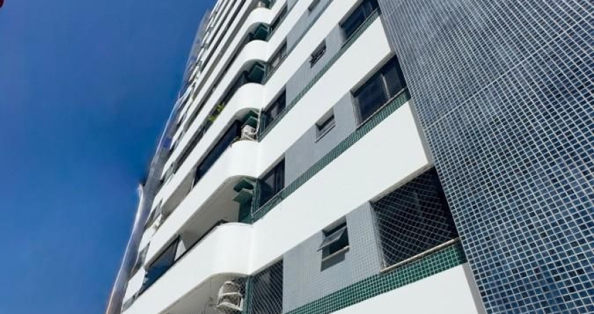  APARTAMENTO 3 QUARTOS, UMA SUÍTE   DEPENDÊNCIA NA PITUBA NA RUA HILTON RODRIGUES.  ANDAR ALTO, NASCENTE, ANDAR ALTO. DUAS  VAGA