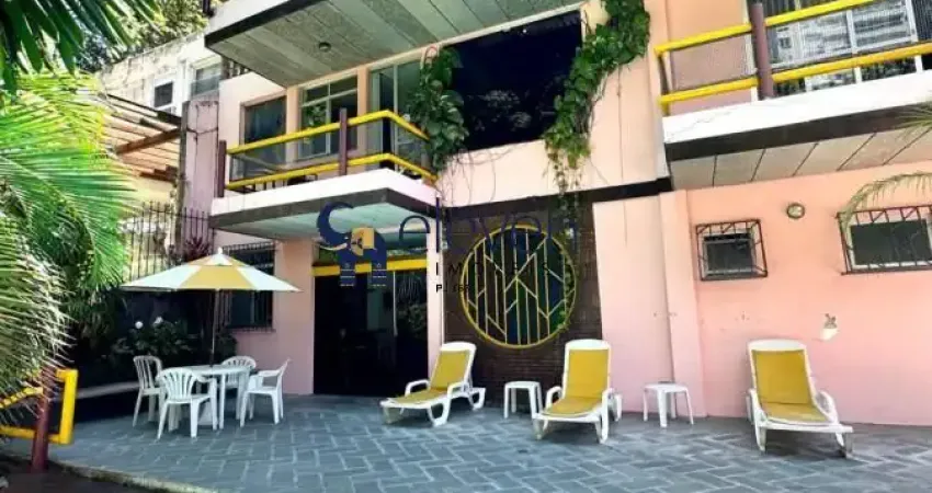 CASA NO CANDEAL  BELÍSSIMA CASA COM 3 SUÍTES + ESCRITÓRIO, 3 PAVIMENTOS, PISCINA E VISTA PERMANENTE PARA A RESERVA FLORESTAL, NO CANDEAL