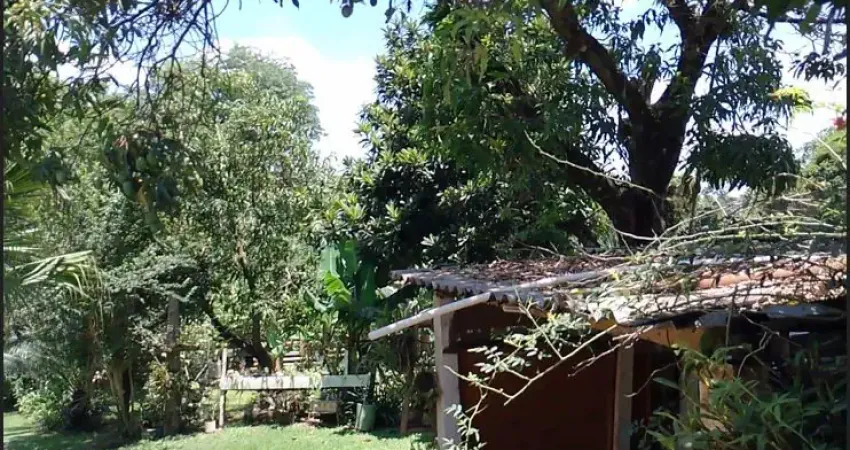 Tranquila chácara frutífera - recando dos dourados - 2 dorms - escritorio - ótimo local - sem barulhos na imediações - campinas/sp