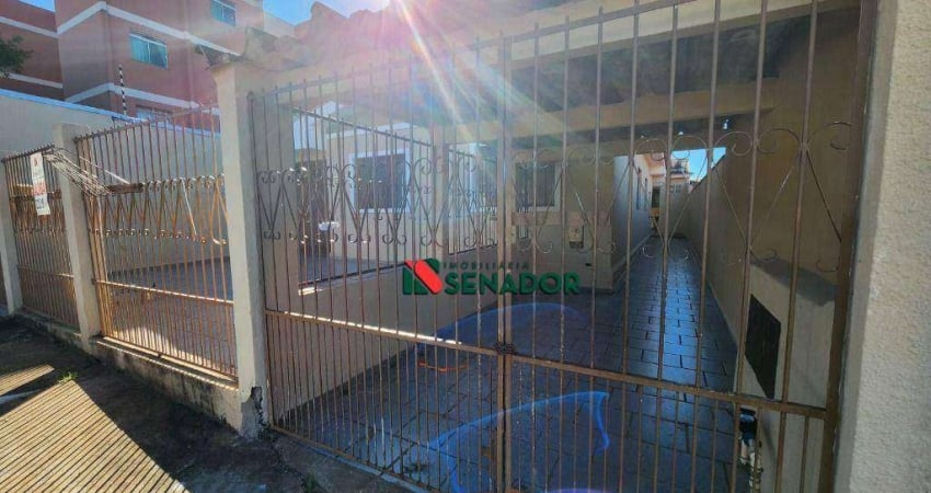 Casa Fundos com 1 dormitório para alugar, 33 m² por R$ 750/mês - Ricardo - Londrina/PR