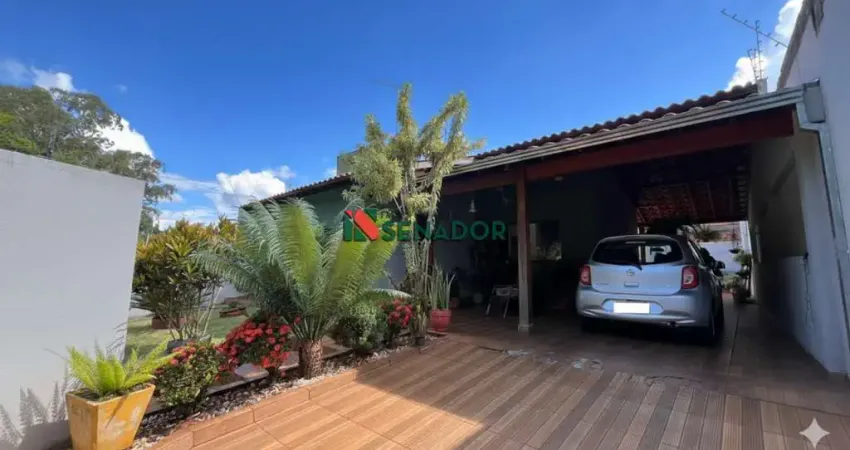 Casa à venda em Londrina, Residencial Abussafe, com 3 quartos, com 259.92 m²