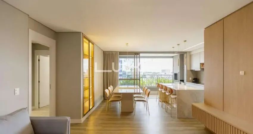 Apartamento Mobiliado com 3 Dormitórios à Venda – Centro em Curitiba/PR