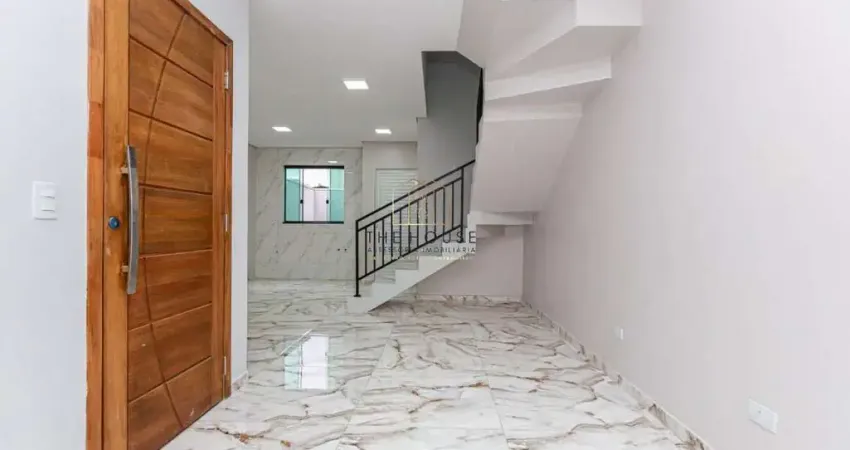 Sobrado para Venda em Curitiba, Uberaba, 2 dormitórios, 2 suítes, 3 banheiros, 1 vaga