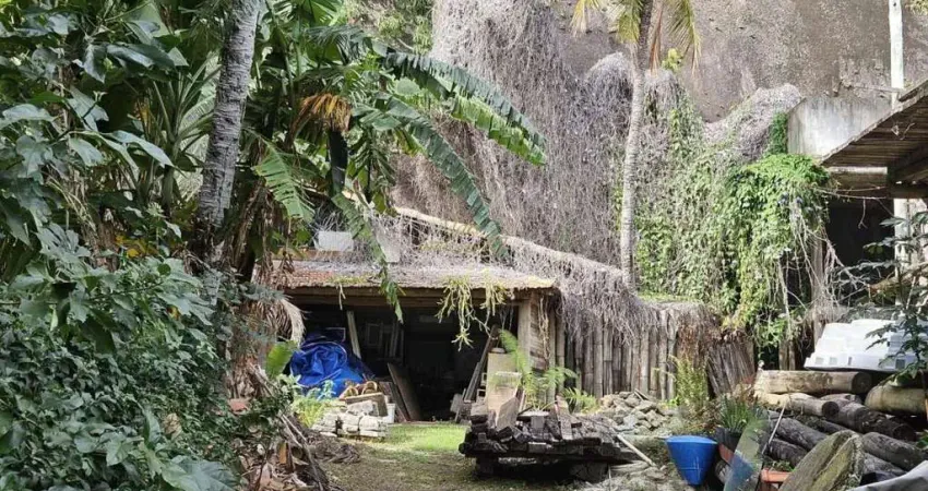 Terreno à venda na Rua das Papoulas, 182, Itacoatiara, Niterói