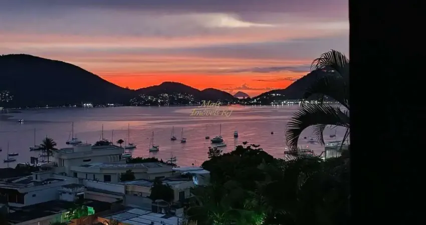 Casa com 5 quartos à venda na Alameda Paris, 55, São Francisco, Niterói