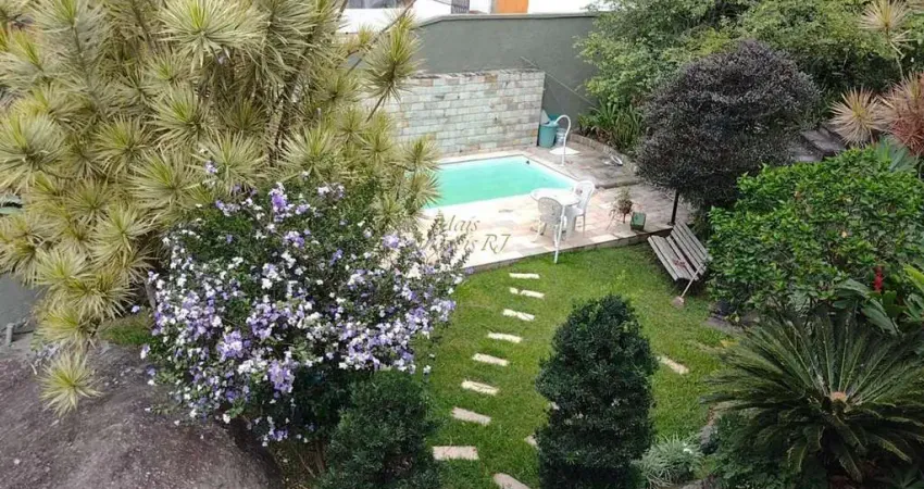 Casa para Venda em Niterói, Itacoatiara, 4 dormitórios, 3 suítes, 6 banheiros, 4 vagas