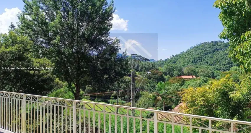 Casa para Venda em Santo Antônio do Pinhal, Rio Preto, 1 dormitório, 3 suítes, 2 banheiros, 2 vagas