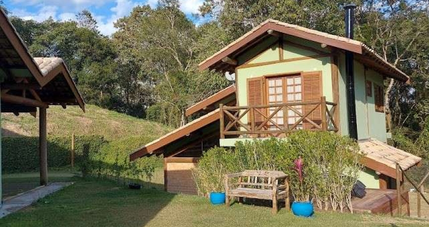 Casa de alto padrão à venda no Parque da Mantiqueira SP