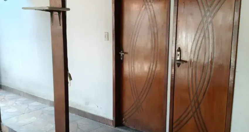 Casa linear 2 qts e anexo com quarto sala cozinha e banheiro/ aceita carta