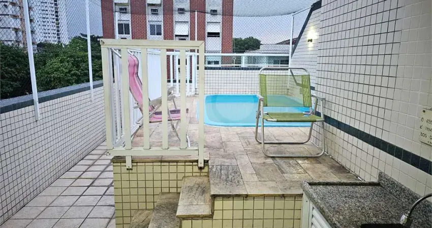 Casa com 5 quartos à venda no Embaré, Santos 