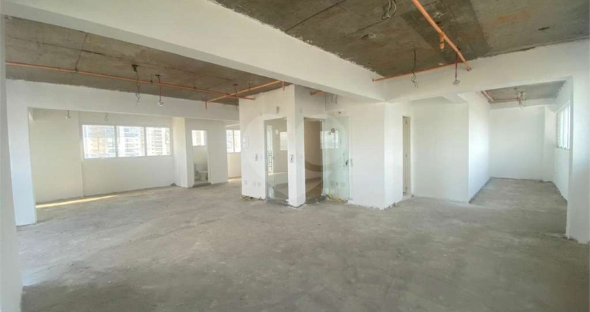 Sala comercial à venda no Ponta da Praia, Santos 