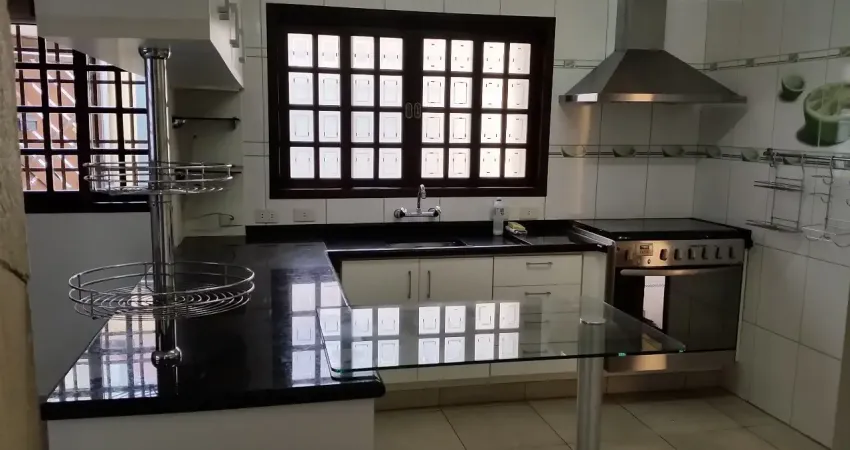 Casa térrea – 03 dormitórios (01 suíte) – 03 vagas – vila mariana