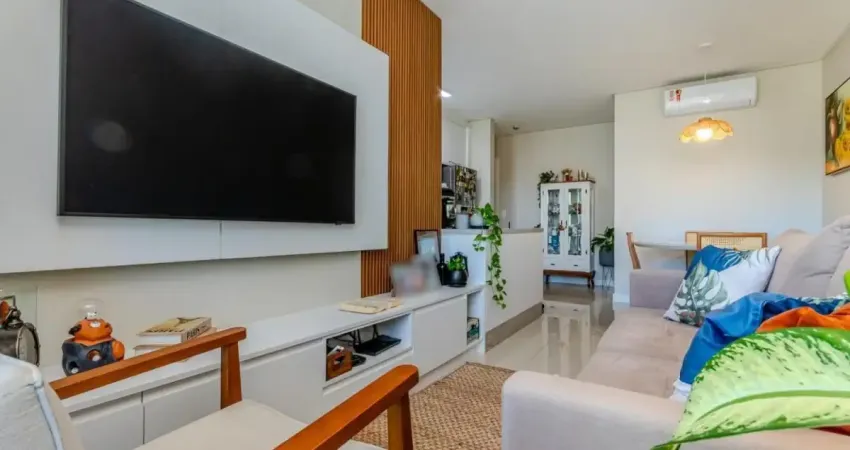 Apartamento à venda totalmente mobiliado, a poucos passos da areia!