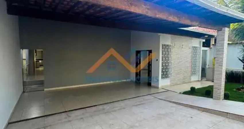 Casa de 3 quartos no bairro das Águas perto do HMC