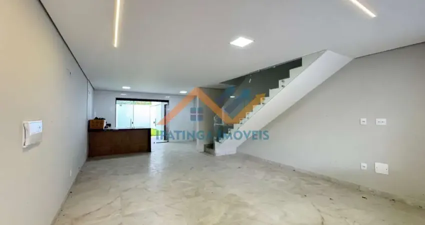 Casa duplex à venda no bairro Residencial Bethânia - Santana do Paraiso