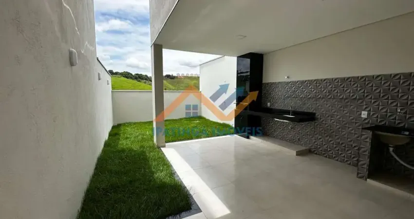Casa à Venda em Córrego Novo, Ipatinga: 3 Quartos, 246m², R$680mil