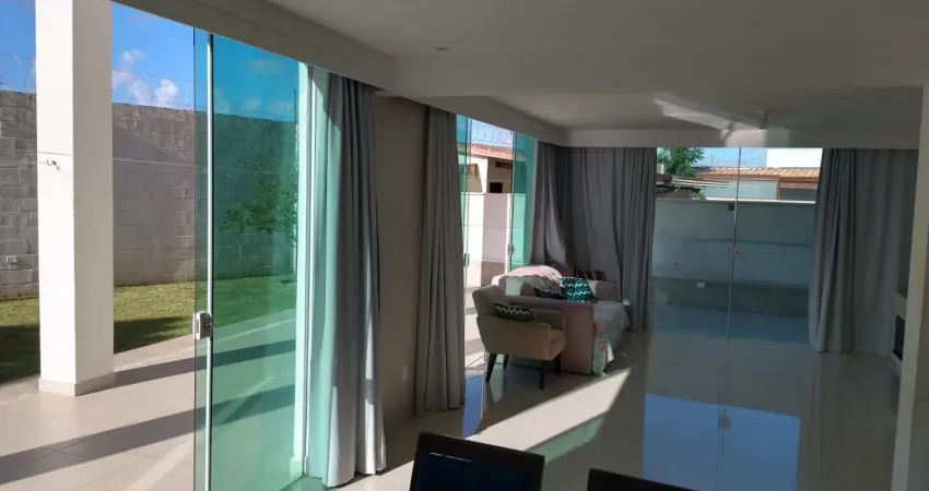 Excelente casa espaçosa com  5 quartos sendo 3 suítes e 2 terraços