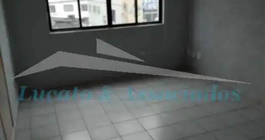 Sala Comercial, 4 ambientes + 1 banheiro social.  Ótima Localização no Boqueirão.  Valor da locação R$1.600,00 + condomínio e iptu Agende uma visita s