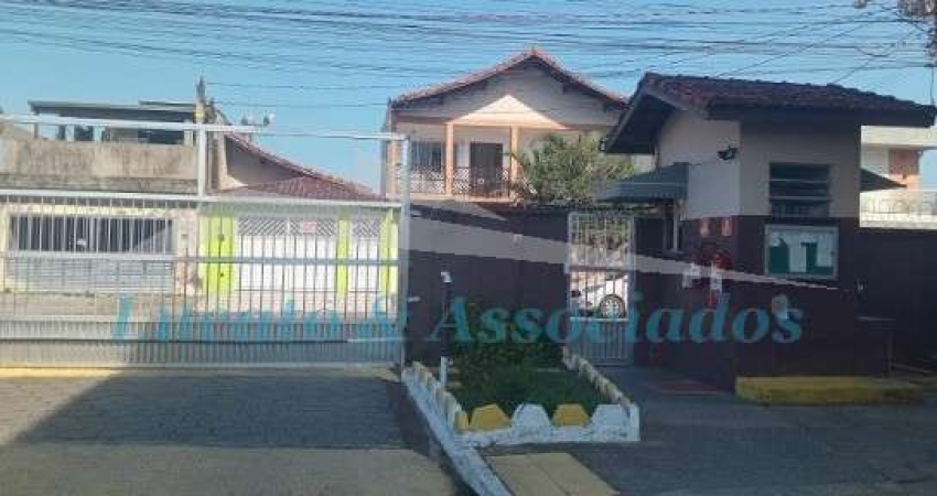 Apartamento à venda na Quietude, Praia Grande-SP! 2 quartos, 1 sala, 1 banheiro, 1 vaga. Aproveite!