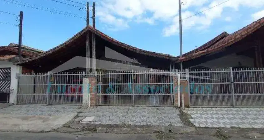 Oportunidade Imperdível: Casa à Venda em Praia Grande-SP, Bairro Maracanã, 2 Quartos, 1 Suíte, 1 Sala, 2 Banheiros, 2 Vagas, 120m²!