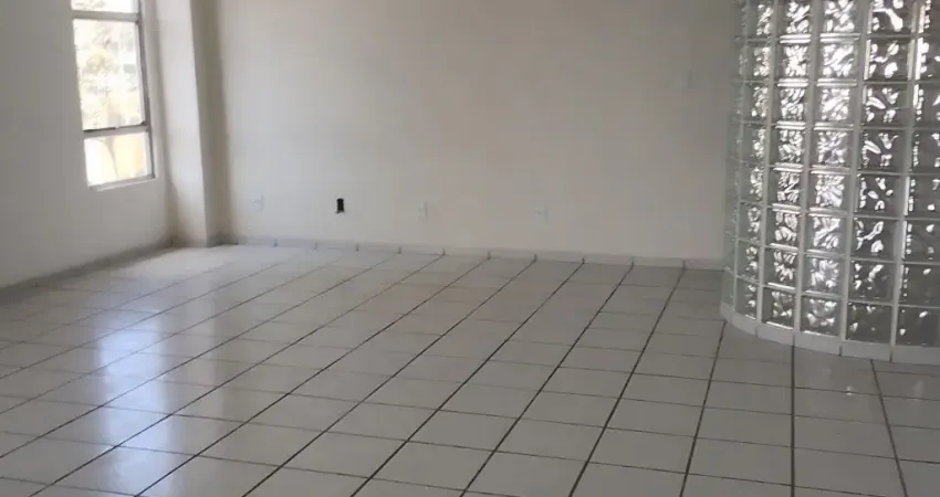 Candelária, 1 apto. p/andar, 170 m2 área útil, 4 quartos (2 suítes), dois passos do natal shopping, ufrn e arena das dunas.