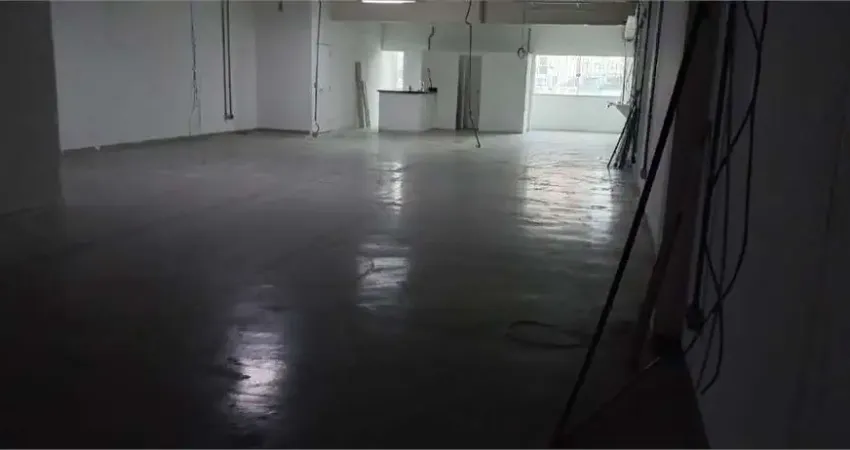 Prédio para alugar na Largo Conselheiro Moreira de Barros, 524, Santana, São Paulo