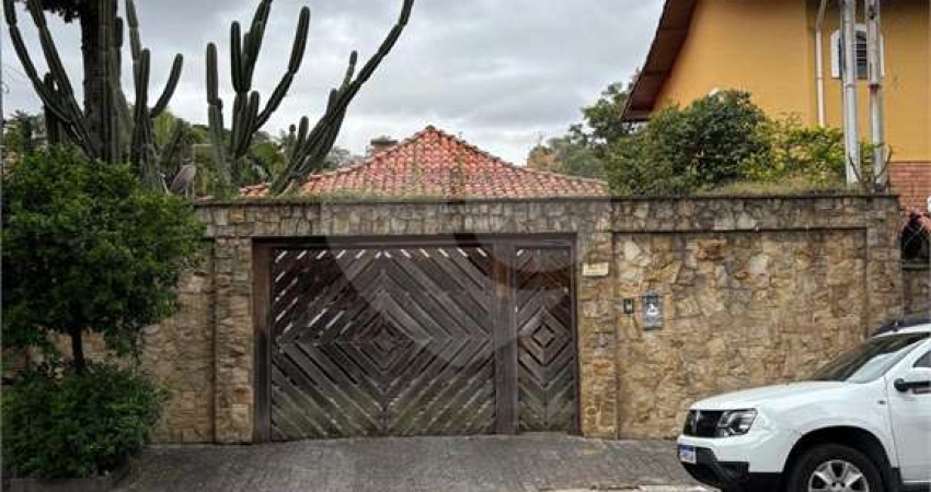 Casa térrea com 4 quartos para locação em Vila Irmãos Arnoni - SP
